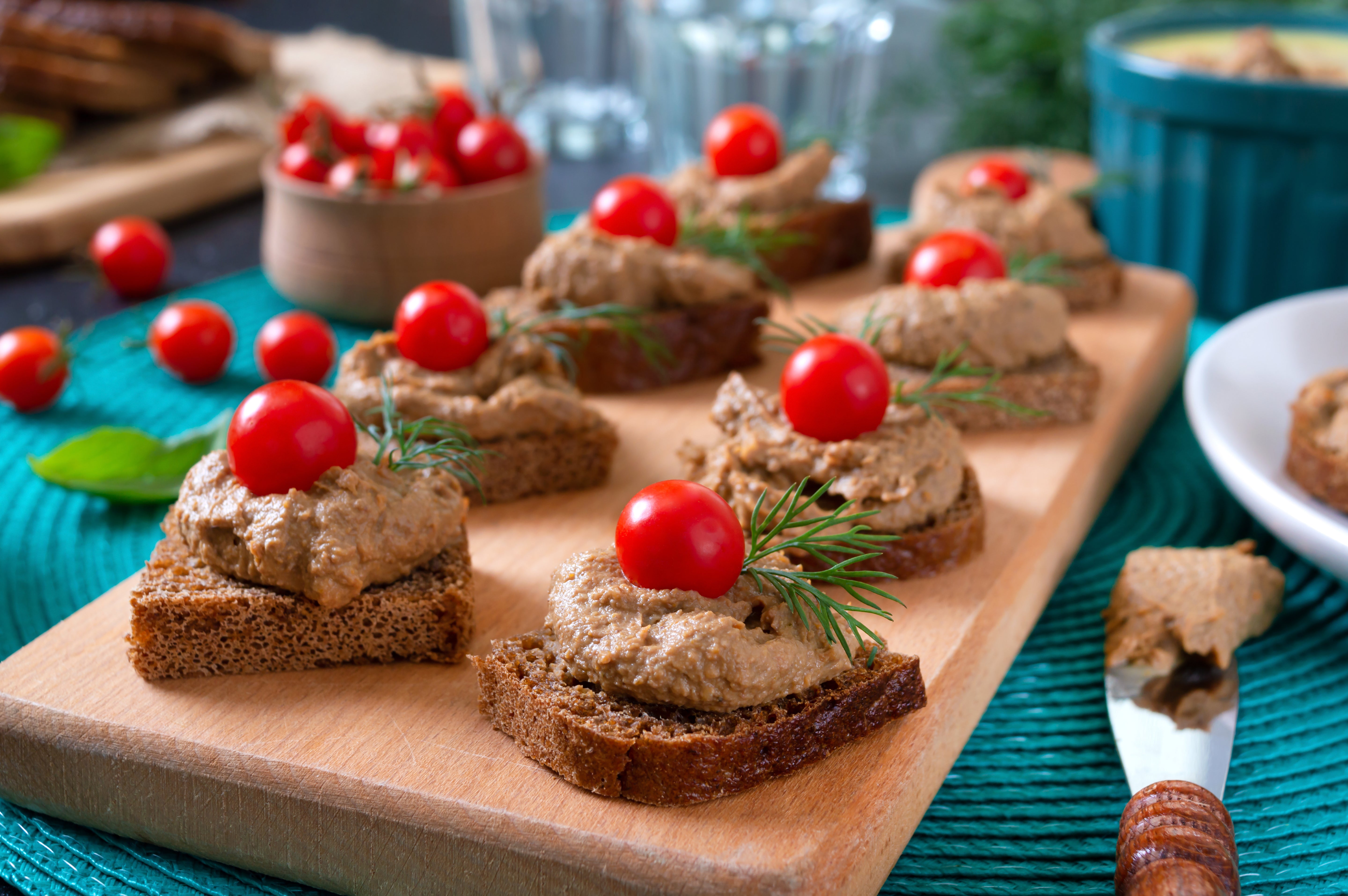 Ententerrine mit Steinpilzen und 30% Entenleber Foie Gras - Terrine aux cépes 30% Foie Gras