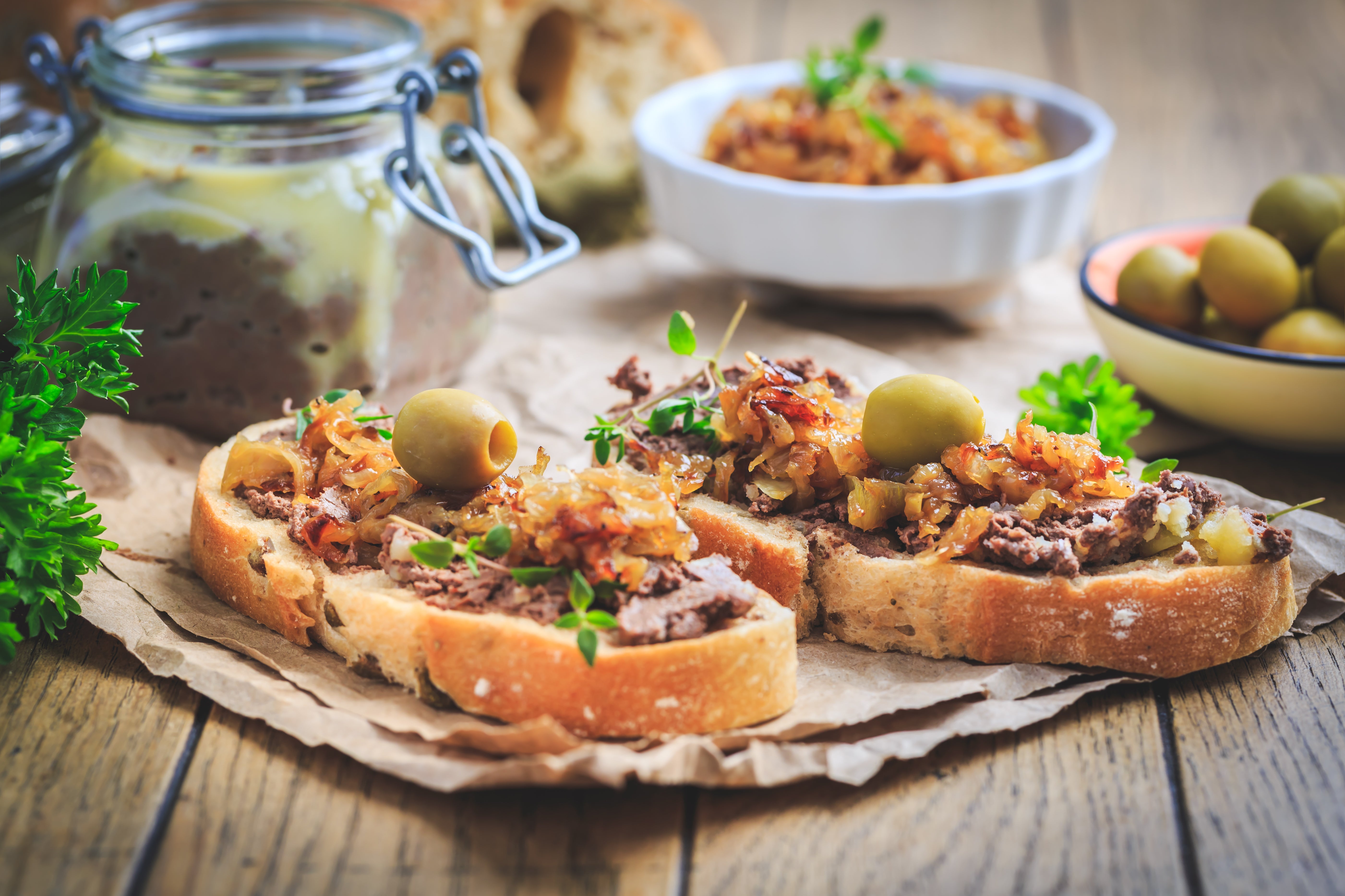 Ententerrine mit Espelette Piment - Fritons de Canard au piment d'Espelette