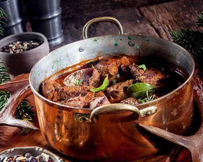 Wildschwein in Rotweinsauce - Civet de sanglier
